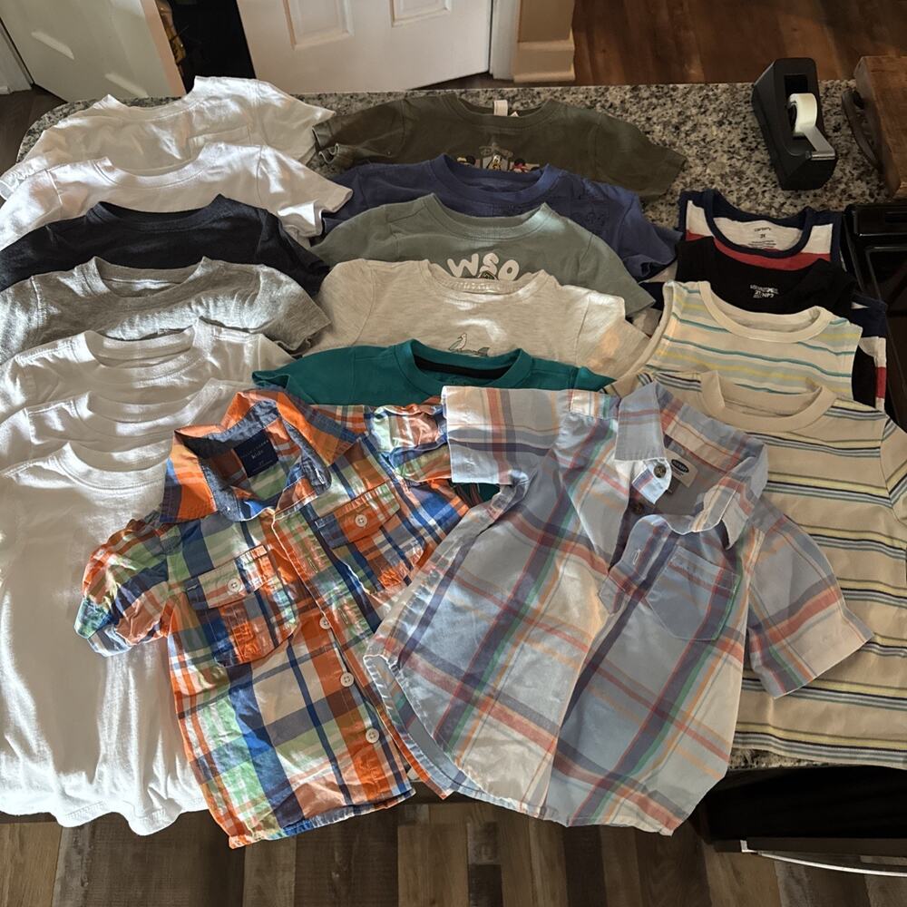 Lot of 18 Boys Shirts Size 2T